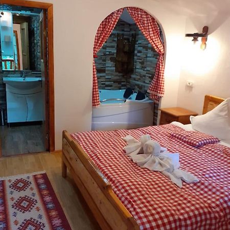 Cabanute Si Camping Dracula Capatineni-Paminteni المظهر الخارجي الصورة