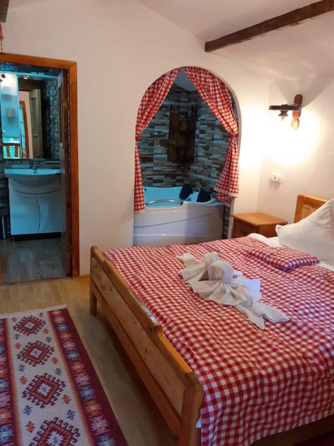Cabanute Si Camping Dracula Capatineni-Paminteni المظهر الخارجي الصورة