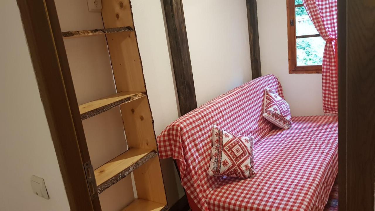 Cabanute Si Camping Dracula Capatineni-Paminteni المظهر الخارجي الصورة