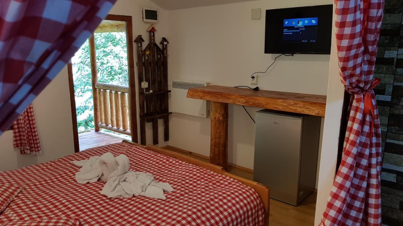 Cabanute Si Camping Dracula Capatineni-Paminteni المظهر الخارجي الصورة