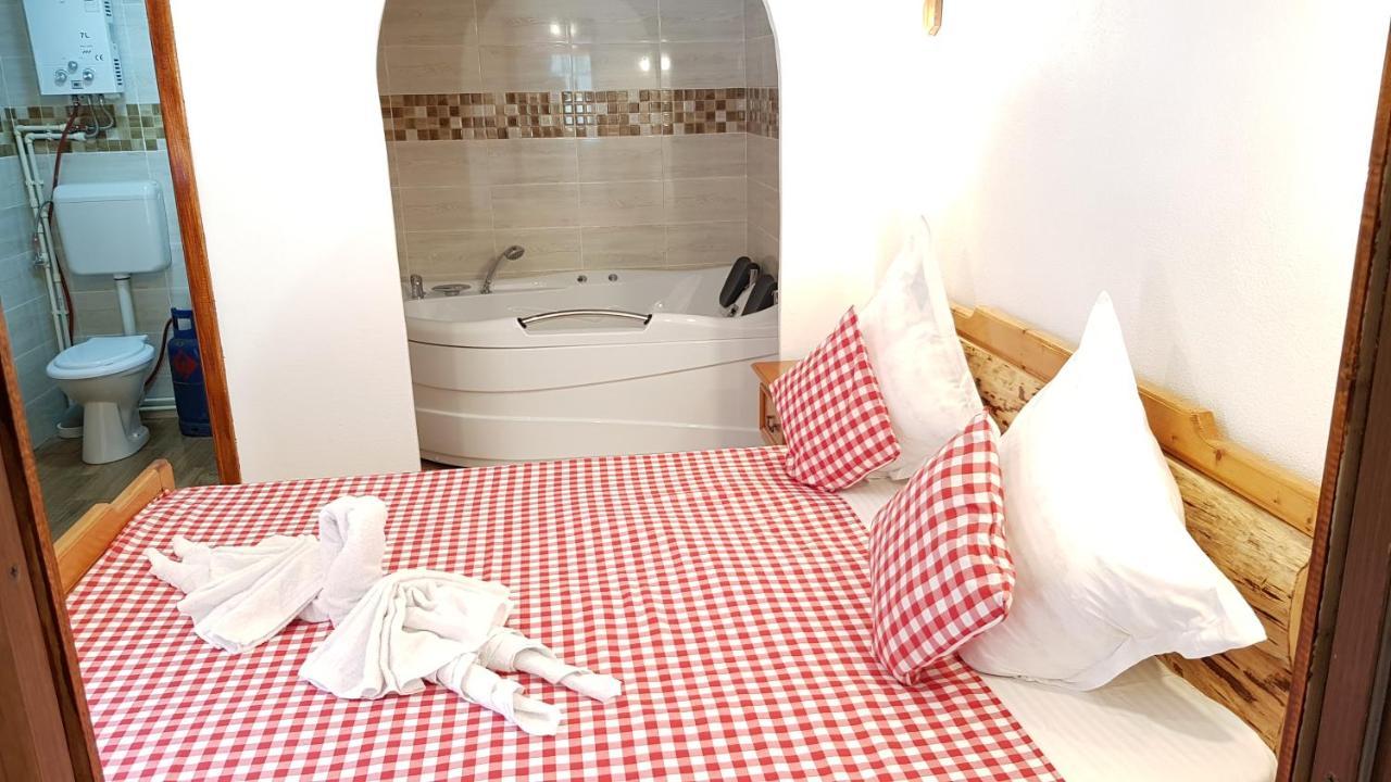 Cabanute Si Camping Dracula Capatineni-Paminteni المظهر الخارجي الصورة